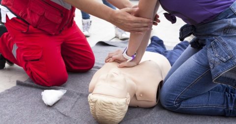 Formation Sst Lutte Arret Cardiaque Gestes Sauvent